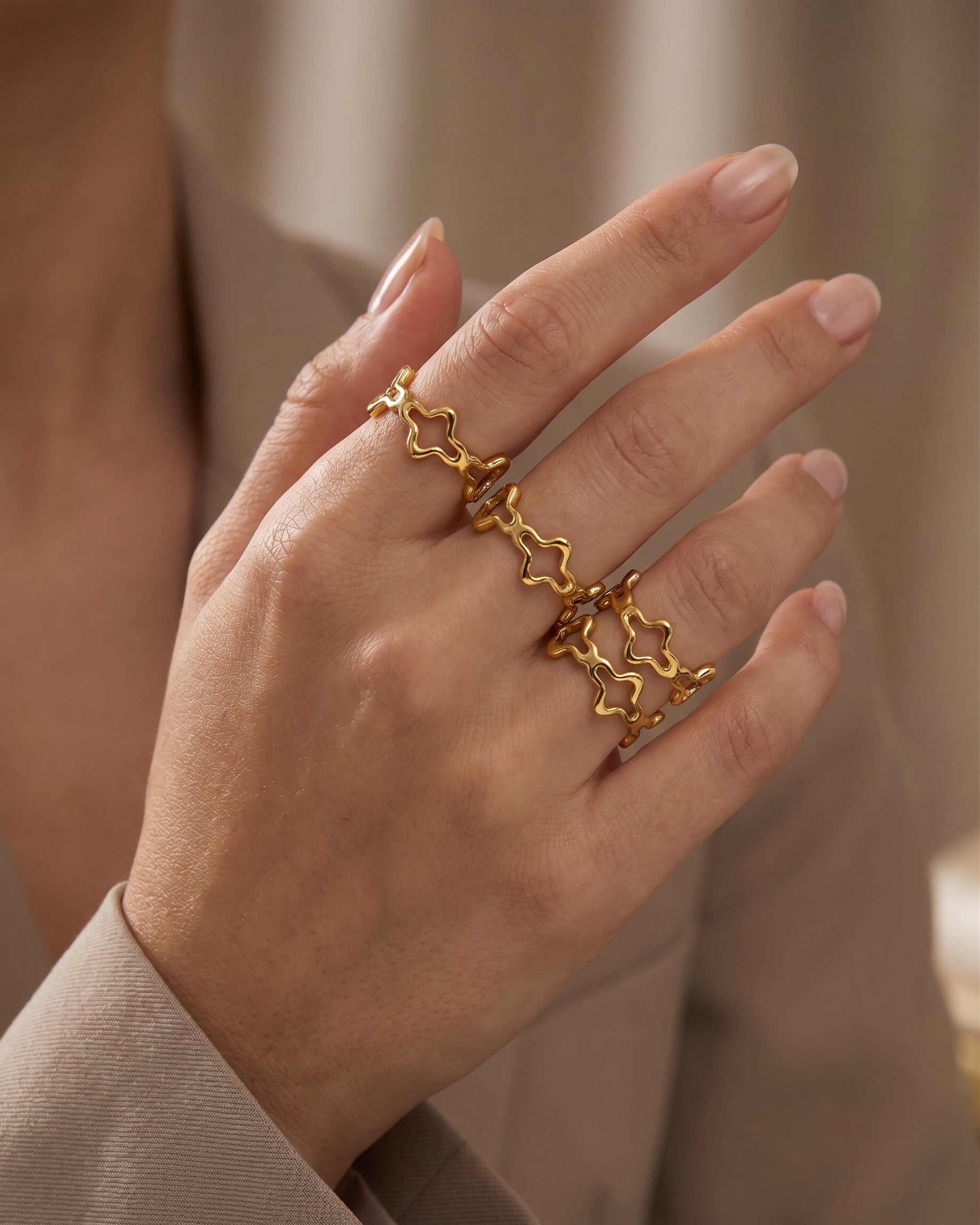 Glossy Court Ring