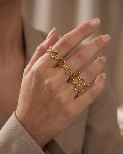 Glossy Court Ring